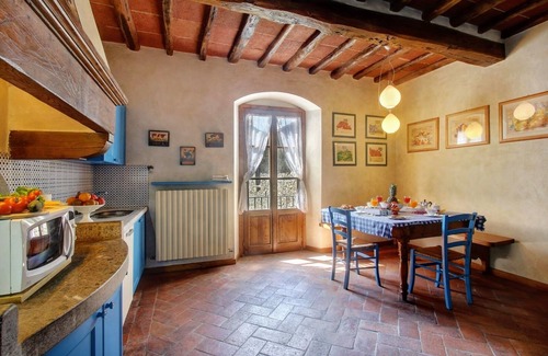 Lucolena Villa | Explore Il Casalone in Greve: Pet-Friendly Retreat with Pool