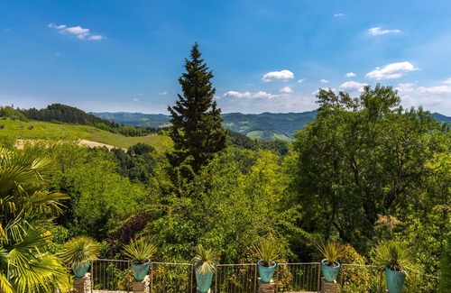 Brisighella Villa | Discover Il Castellaccio 8: Pet-Friendly Escape with Spa