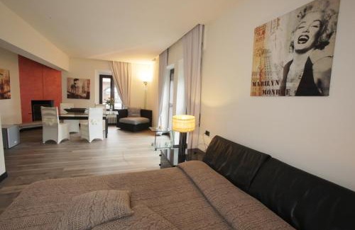 Varallo Pombia Bed & Breakfast | Explore Il Castello B&B: Pet-Friendly Stay with Breakfast