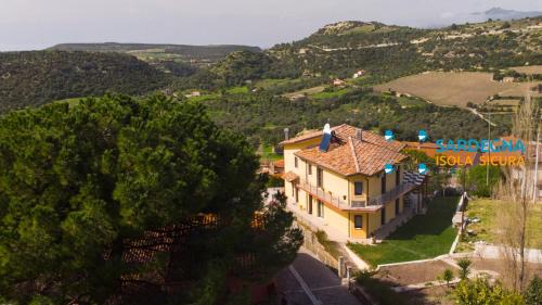 Modolo Bed & Breakfast | Idyllic Il Castello di Modolo with Oceanfront Views