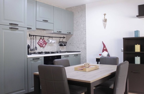 Cavalese Apartment | Discover Il Cervo: Family-Friendly Stay with Breakfast