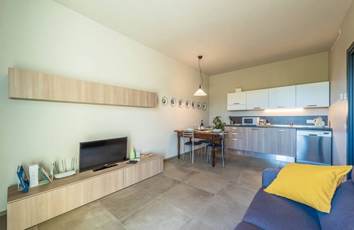 Treiso Apartment | Cozy Il Ciuchè Apartments in Treiso with Ocean Views