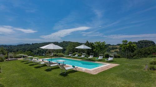 Buonconvento House | Discover Il Colle Di Donna Ilaria with Ocean Views & Pool