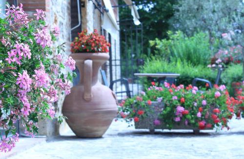 Monteriggioni House | Indulge at IL COLOMBAIO Winery & Rooms with Ocean Views