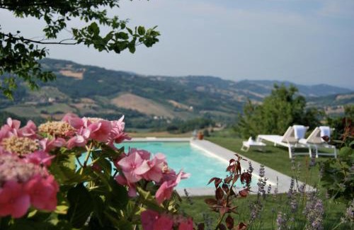 Rustigazzo Villa | Explore Il Colombarone: 4-Star Oceanfront Getaway