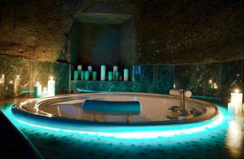 Castelnuovo di Porto House | Experience Il Confessionale: 4-Star with Breakfast & Hot Tub