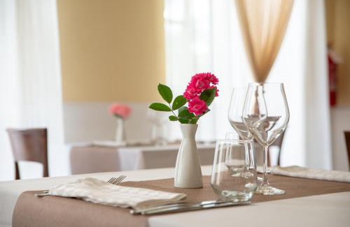 Trino Hotel | Discover Il Convento: Pet-Friendly 4-Star Retreat with Hot Tub