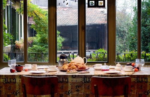 Casalzuigno Bed & Breakfast | Discover Il Cortile - Casa d'Artista: Guest Rated 9.5