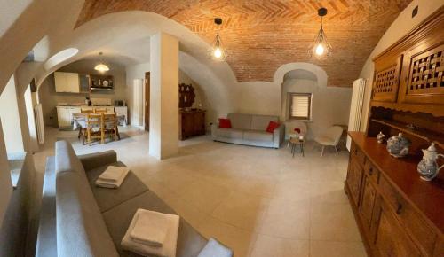 Boves Apartment | Charming Il Cortile: Guest Rated 9.5 & Family-Friendly Comfort