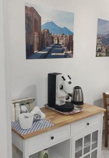Pompei Bed & Breakfast | Discover Il Cortile: Pet-Friendly Retreat with Breakfast