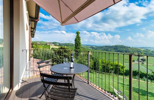 Diano d'Alba House | Pet-Friendly Il Cortile Suites with Ocean Views & Dining
