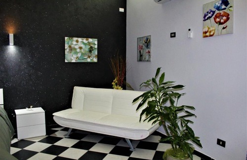 Ravanusa Bed & Breakfast | Inviting Il Cortiletto: Pet & Child Friendly Retreat