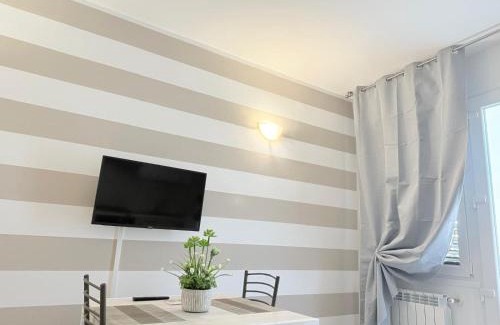 Somma Lombardo Apartment | Discover Il Cortiletto: Child-Friendly Retreat with 9.1/10 Rating