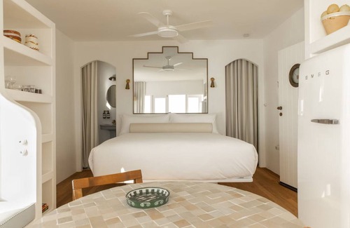 Yamba Hotel | Il Delfino Seaside Inn