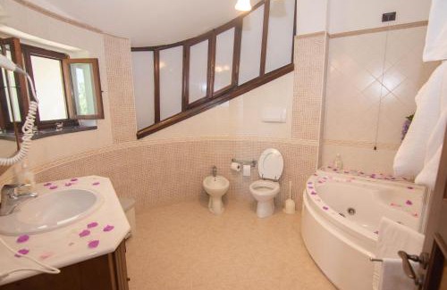 Torchiara House | Relax at Il Falco del Cilento: Oceanfront Retreat with Pool