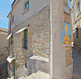 Castellabate Historic Centre Apartment | Discover Il Fascino del Borgo - Family-Friendly Retreat