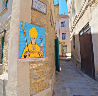 Castellabate Historic Centre Apartment | Discover Il Fascino del Borgo - Family-Friendly Retreat