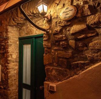 Castellabate Historic Centre House | Explore Il Fascino del Borgo: Family-Friendly Retreat