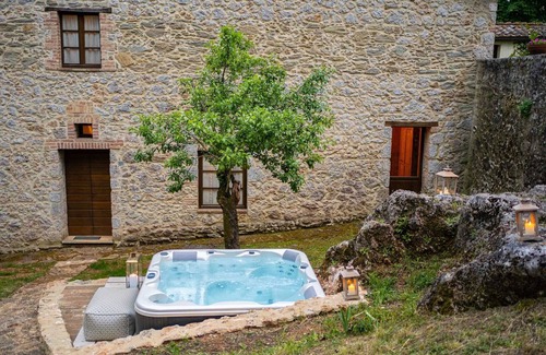 Simignano Villa | Discover Il Fienile di Simignano: Pet-Friendly Retreat