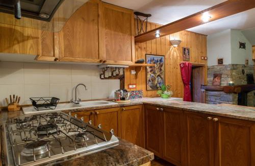 Mollia Apartment | Discover il fiume di fianco: Family & Pet-Friendly Stay