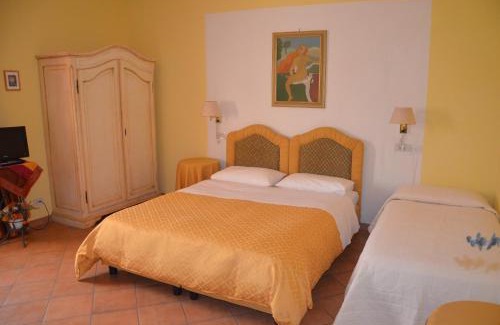 Lizzano in Belvedere Hotel | Il Fondaccio: Oceanside Retreat with Pool & Pet-Friendly Perks