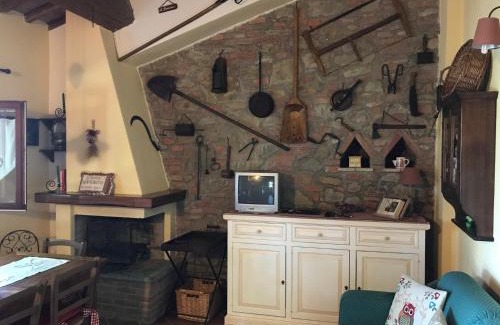 Castiglione del Lago House | Discover Il Forcone: Family-Friendly Retreat with Pool