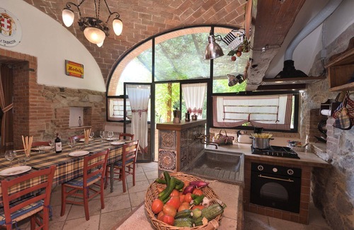 Rapolano Terme Villa | Relax at Il Fornacino: Pools, Dining & Pet-Friendly Stay