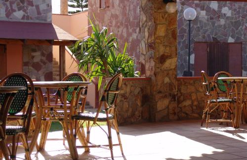 Chia Hotel | Discover Il Gabbiano: Oceanfront Getaway with Top Amenities