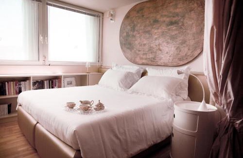 Verona City Centre Apartment | Unforgettable Oceanfront Stays at Il Garofano Rosa