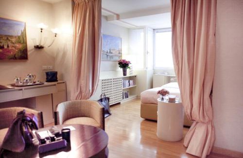 Verona City Centre Apartment | Unforgettable Oceanfront Stays at Il Garofano Rosa