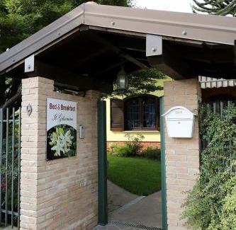 Ferno Bed & Breakfast | Family-Friendly Stay at Il Gelsomino - Rated 9/10 by Guests