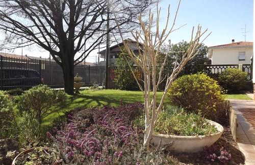 Ferno Bed & Breakfast | Family-Friendly Stay at Il Gelsomino - Rated 9/10 by Guests