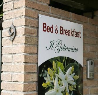 Ferno Bed & Breakfast | Family-Friendly Stay at Il Gelsomino - Rated 9/10 by Guests