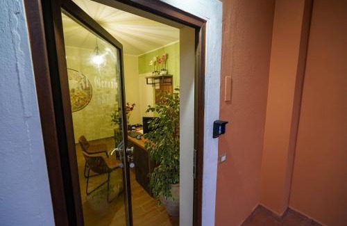 Curinga Cabin | Discover Il Geranio B&B: Family-Friendly with Hot Tub