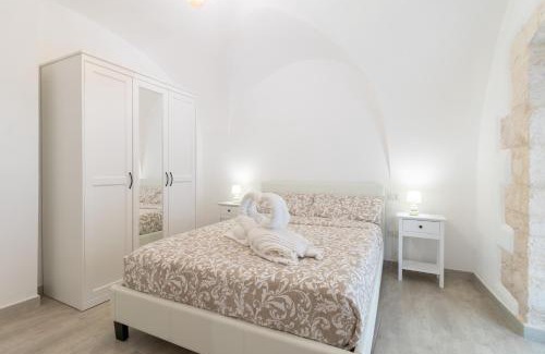 Old Town Cisternino Apartment | Family-Friendly Retreat at Il Giardino - Cisternino