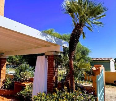 Sas Linnas Siccas House | Relax at Il Giardino davanti al Mare with Oceanfront Views