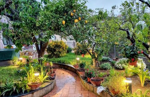 Meta Apartment | Experience Il Giardino dei Gigli: Perfect for Families
