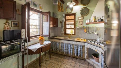 Ispica Villa | Discover Il Giardino Dei Limoni: Oceanfront Bliss Awaits