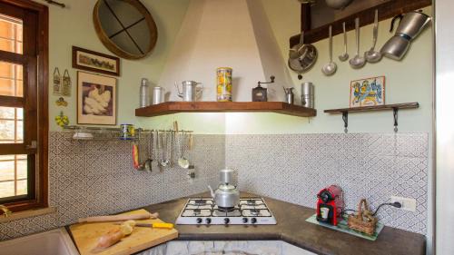 Ispica Villa | Discover Il Giardino Dei Limoni: Oceanfront Bliss Awaits