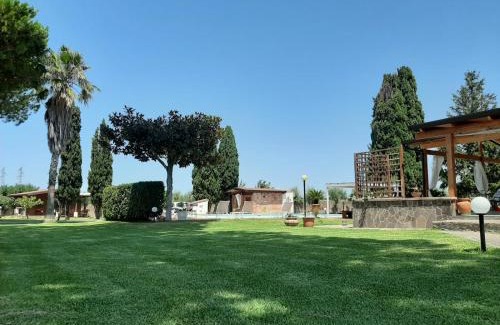 Capaccio Scalo Bed & Breakfast | Enchanting Il Giardino dei Pini: Oceanfront Paradise Awaits