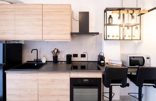 Gurone Apartment | IL GIARDINO DEL RE MALNATE - IXIHOME