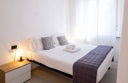 Gurone Apartment | IL GIARDINO DEL RE MALNATE - IXIHOME