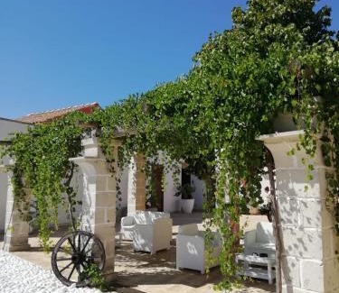 Uggiano la Chiesa Bed & Breakfast | Pet-Friendly Retreat at Il Giardino Del Tiglio - Rated 9.4/10