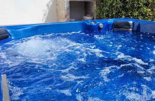 Castromediano House | Relax at Il Giardino Di Flora with Pool & Jacuzzi Bliss