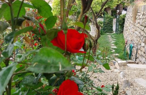 Artallo House | Cozy Il Giardino di Gio' with Oceanfront Spa & Hot Tub