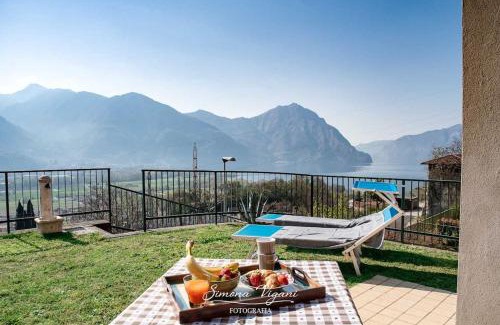Costa Volpino Apartment | Family-Friendly Getaway at Il Giardino di Laura, Rated 9/10