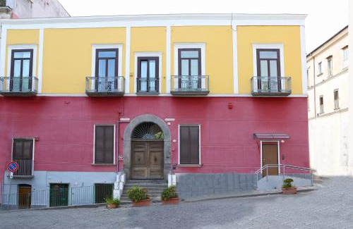 Torre Annunziata Bed & Breakfast | Discover Il Giardino di Tonia - Oplontis Guest House