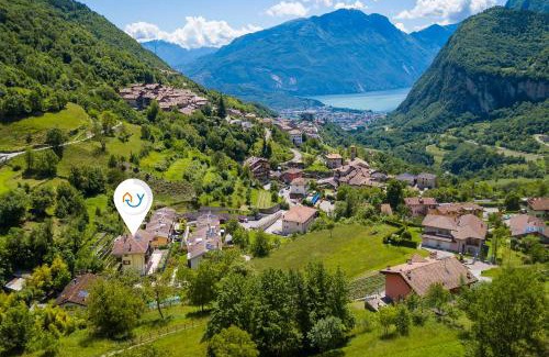 Ville del Monte House | Family-Friendly Retreat at Il Giardino In Montagna