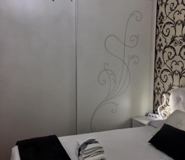 Canicatti Apartment | Exceptional Il Giardino: Child-Friendly Retreat with 9.6 Rating