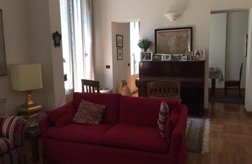 Busto Arsizio Bed & Breakfast | Tranquil Il Giardino Nascosto: Family-Friendly Retreat